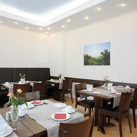 Weingut Und Gaestehaus Josef Reis מרינג